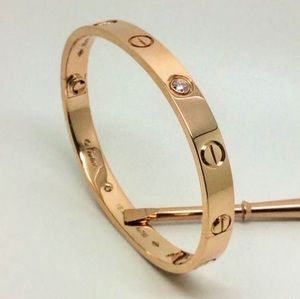 Meet your Posher, Helen